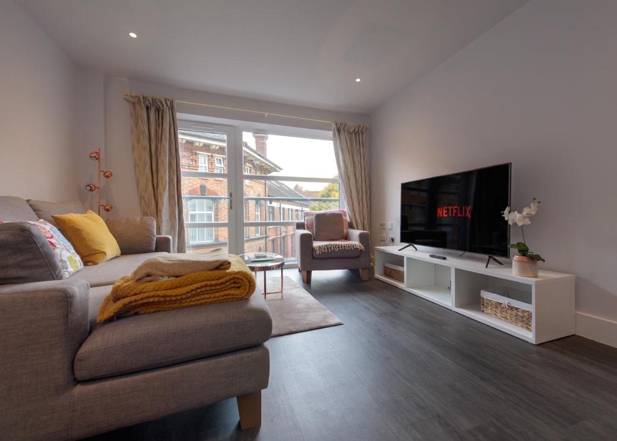 Gorgeous Spacious 2 Bed 2 Bath Apartment Leicester Exterior photo