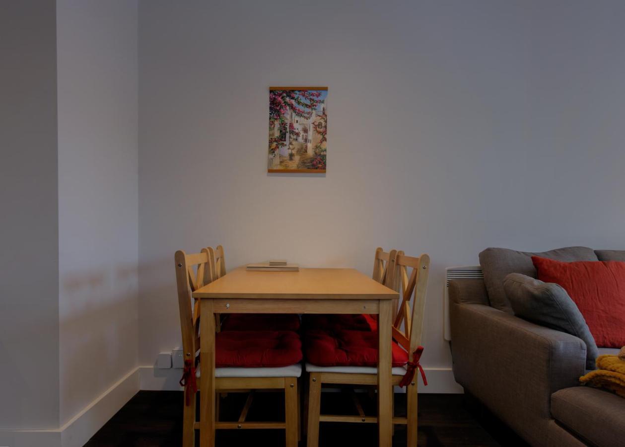 Gorgeous Spacious 2 Bed 2 Bath Apartment Leicester Exterior photo