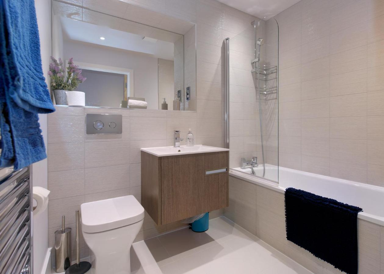 Gorgeous Spacious 2 Bed 2 Bath Apartment Leicester Exterior photo